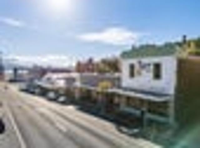 3 Bed Flat with Retail Space: Not Yet Under Offer!