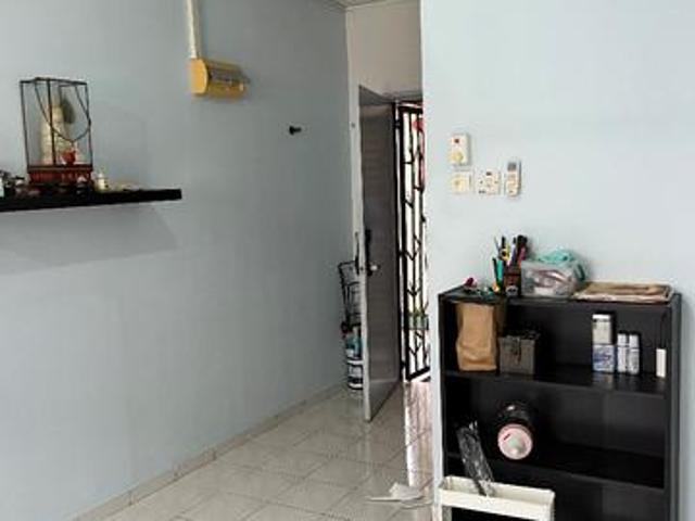 3 bed fully furnished move in condition Kinrara Puchong under value
