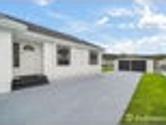 3 Bed Home with Exceptional Garaging