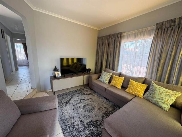 3 Bed House in Toekomsrus