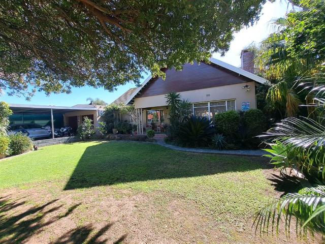 3 Bed House in Worcester West
