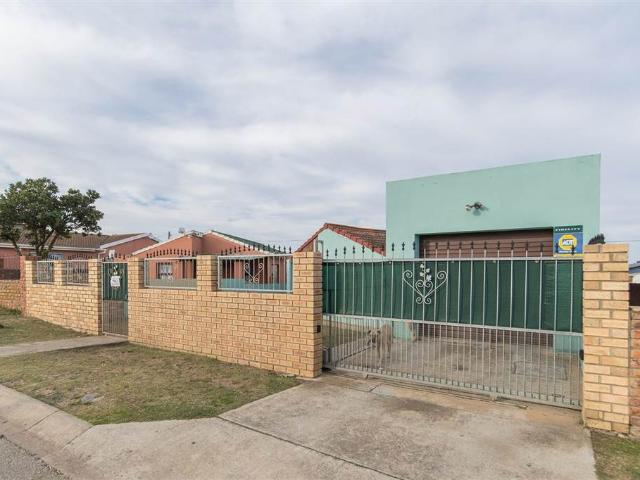 3 Bed House in Booysen Park