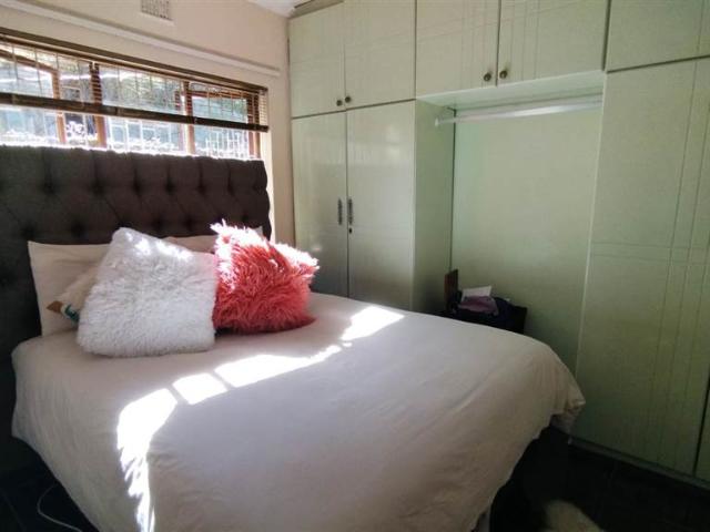 3 Bed House in Clare Estate