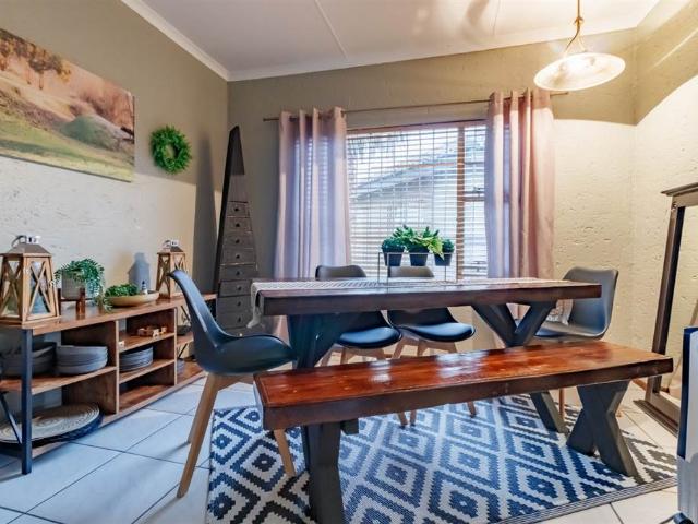 3 Bed House in Edelweiss