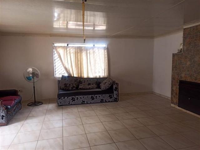 3 Bed House in Lotus Gardens