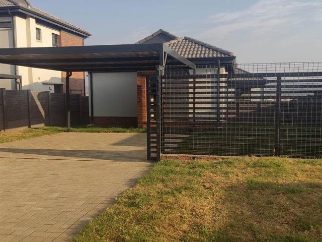 3 Bed House in Lotus Gardens