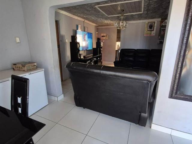 3 Bed House in Motherwell