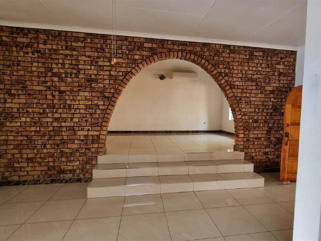 3 Bed House in Sonheuwel