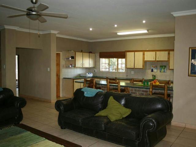 3 Bed House in Sonheuwel