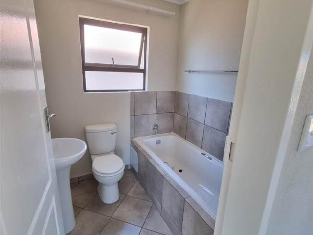 3 Bed House in Springs Central
