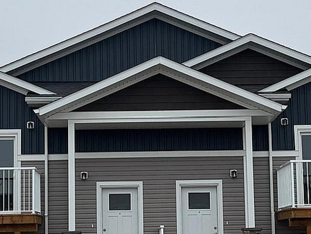 3 Bed In Lacombe Ready For First Tenants!