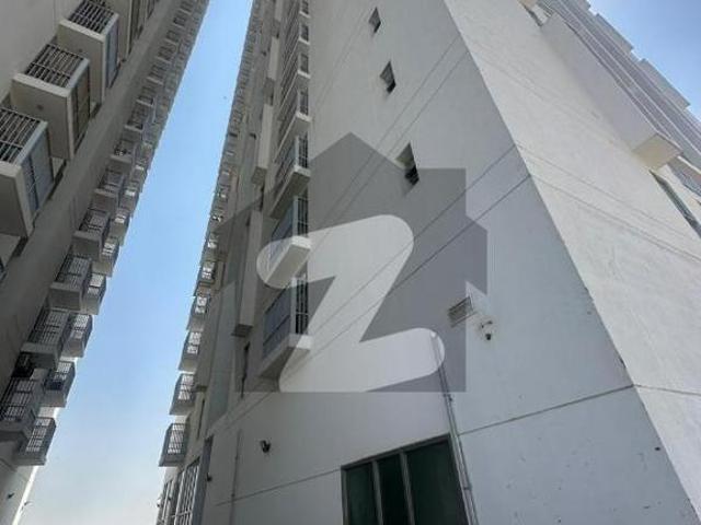 3 Bed Lounge Flat In Lucky One Mall With Storage, Pool, Parking, 24/7 Electricity Water Lucky One Apartment