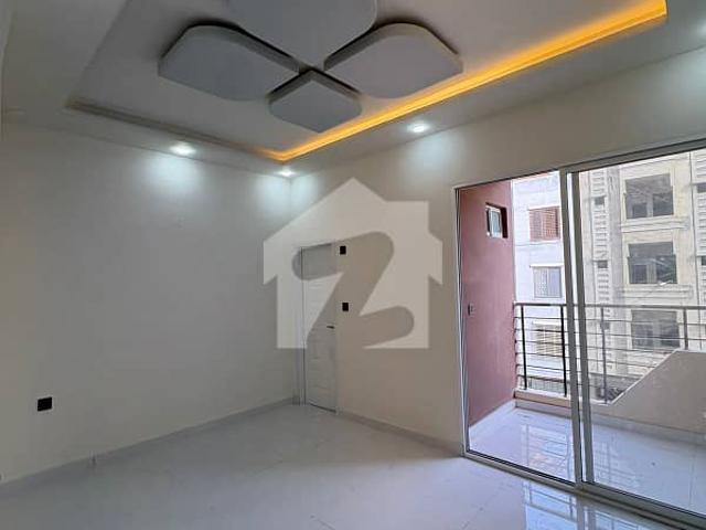 3 Bed Lounge Semi Furnished Apartment