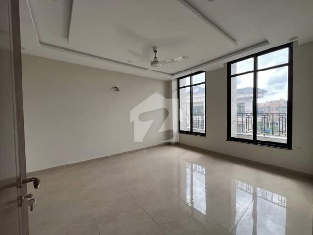 3 Bed Luxury Sami furnished Non Furnished Flat Available For Rent Gulberg Green