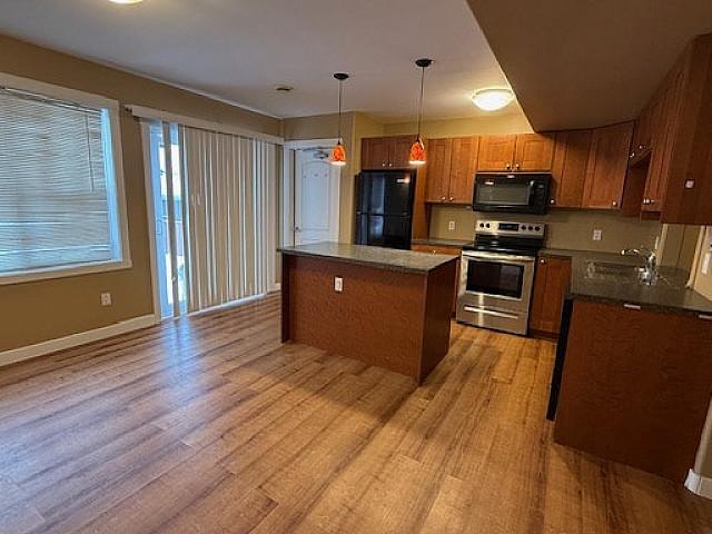 3 Bed Main Floor In Sutherland For Rent