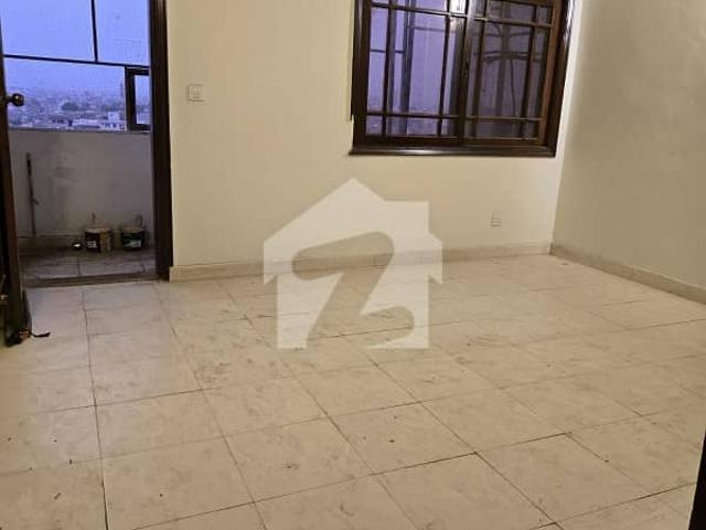 3 Bed Nice Condition Flat Chance Deal