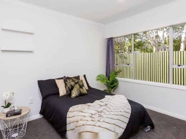 3 bed Room Family Living Next to School