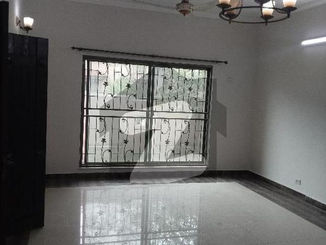 3 Bed Room House Available For Sale in Askari 11 Lahore Askari 11