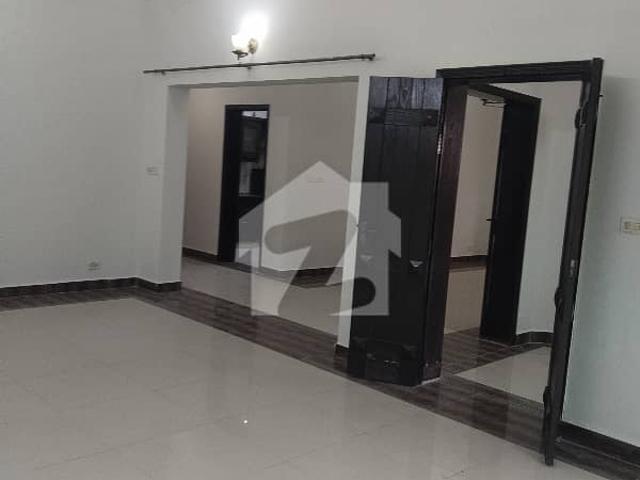 3 Bed Room House Available For Rent In Askari 11