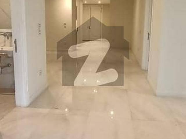 3 Bed Room Specious Apartment Available For Rent
