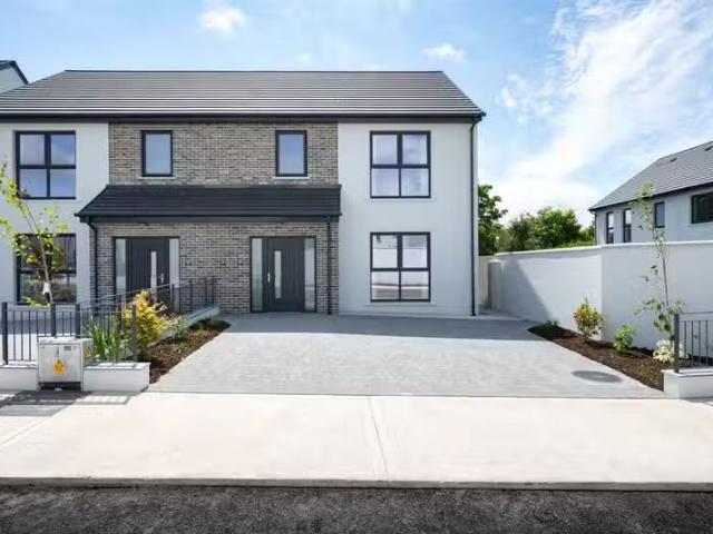 3 Bed Semi Detached, Lakeview, Castleredmond, Midleton, Co. Cork