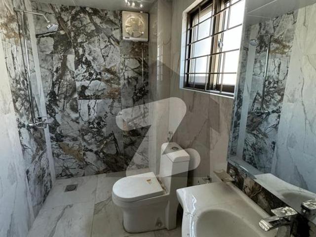 3 Bed Seventh Floor Flat For Rent In Askari Heights 4 DHA 5 DHA Phase 5 Sector H