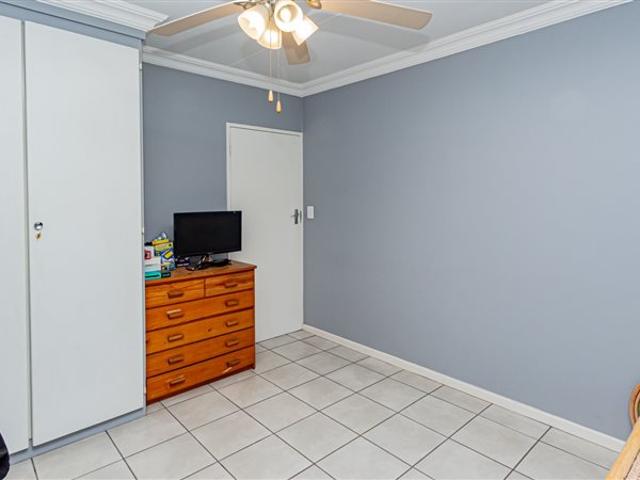 3 Bed Simplex in Pierre van Ryneveld