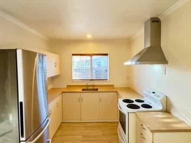 3 bed + sleepout + pet friendly fully fenced home