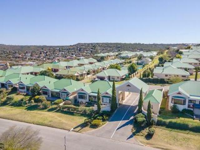 3 bedrm town house in highly esteeme.