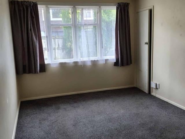 3 Bedroom/1 Bathroom Western Heights
