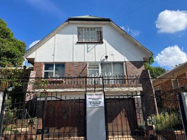 3 bedroom 3 bath available