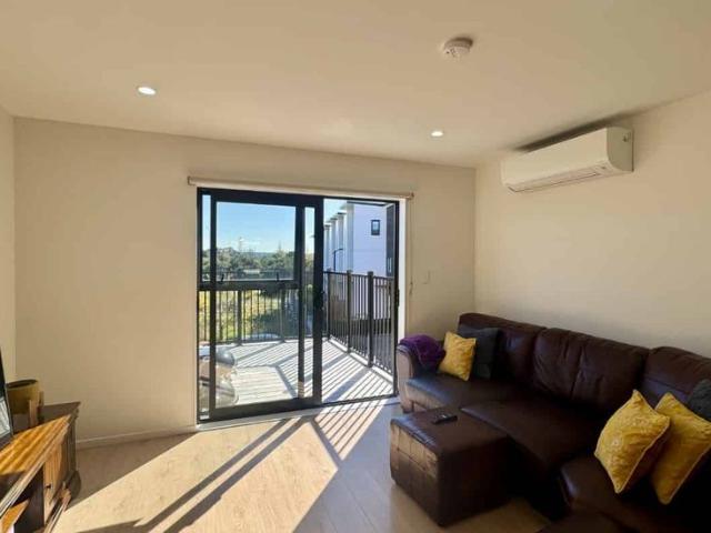 3 Bedroom 3 Bathroom in Hobsonville