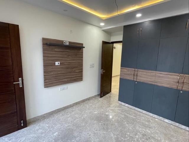 3 Bedroom 1000 Sq.Ft. Builder Floor in Pitampura Delhi Listing ID: #9901