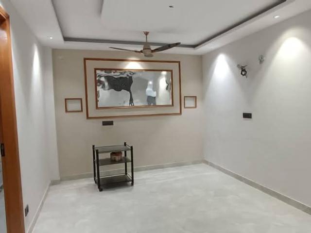 3 Bedroom 100 Sq.Yd. Builder Floor in Govindpuri Delhi Listing ID: #9896