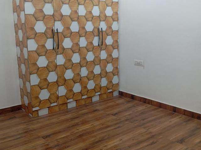 3 Bedroom 1021 Sq.Ft. Builder Floor in Laxmi Nagar Delhi Listing ID: #9537