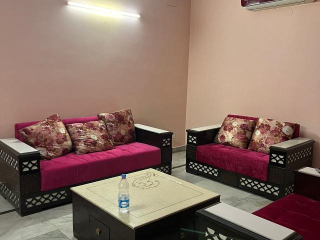 3 Bedroom 1250 Sq.Ft. Builder Floor in East Patel Nagar Delhi Listing ID: #9921