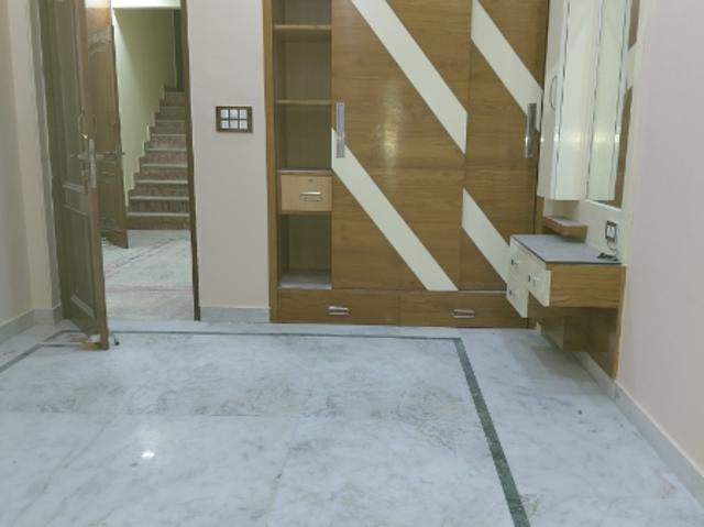 3 Bedroom 1279 Sq.Ft. Builder Floor in Vikas Puri Delhi Listing ID: #9818