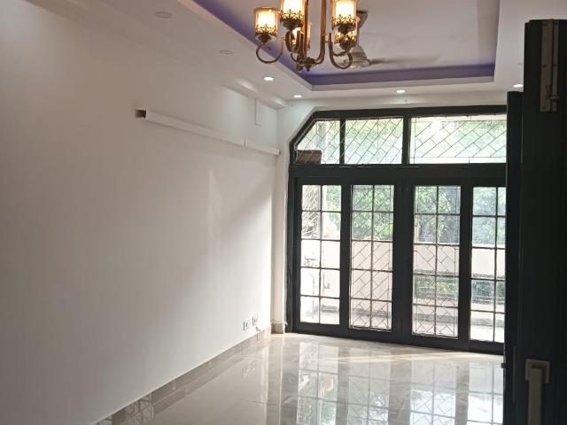 3 Bedroom 1350 Sq.Ft. Builder Floor in East Of Kailash Delhi Listing ID: #9613