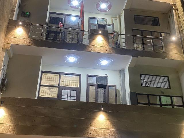 3 Bedroom 135 Sq.Yd. Builder Floor in Govindpuram Ghaziabad Listing ID: #9931