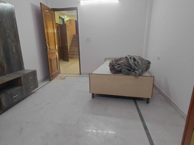 3 Bedroom 1374 Sq.Ft. Builder Floor in Vikas Puri Delhi Listing ID: #9818