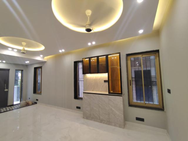 3 Bedroom 1426 Sq.Ft. Builder Floor in Chittaranjan Park Delhi Listing ID: #10007