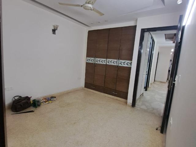 3 Bedroom 1500 Sq.Ft. Builder Floor in Kailash Colony Delhi Listing ID: #9896