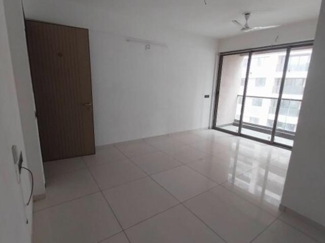 3 Bedroom 1737 Sq.Ft. Apartment in Vaishnodevi Circle Ahmedabad Listing ID: #9471