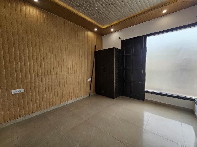 3 Bedroom 1850 Sq.Ft. Apartment in Vip Road Zirakpur Listing ID: #9611