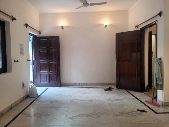 3 Bedroom 1850 Sq.Ft. Builder Floor in Shivalik Colony Delhi Listing ID: #9563