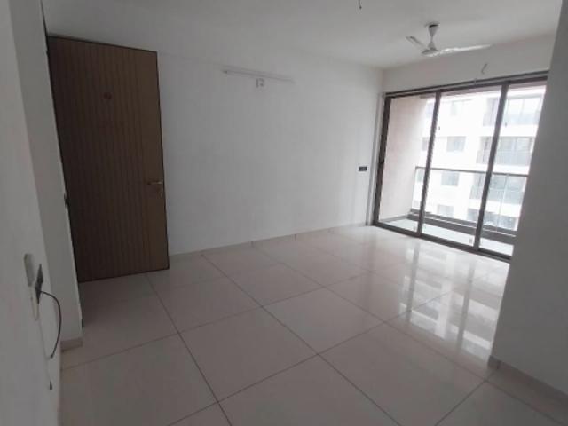 3 Bedroom 1800 Sq.Ft. Apartment in Vaishnodevi Circle Ahmedabad Listing ID: #9583