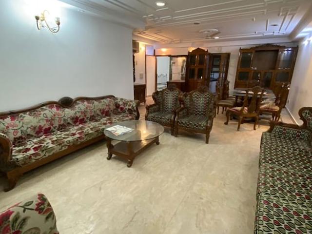 3 Bedroom 1800 Sq.Ft. Builder Floor in Green Park Delhi Listing ID: #10088