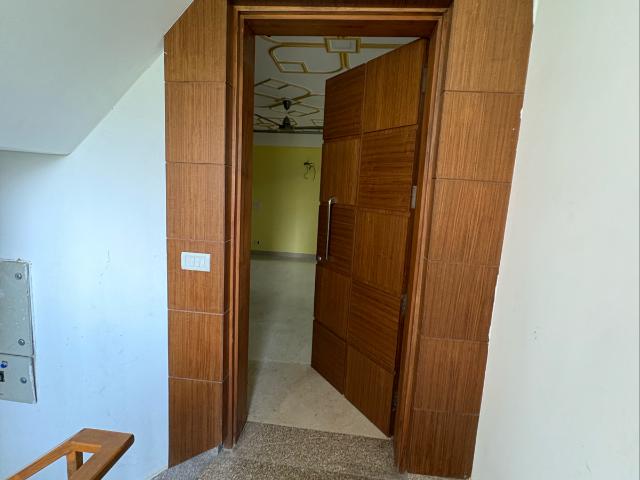 3 Bedroom 180 Sq.Yd. Builder Floor in Sector 85 Faridabad Listing ID: #9618