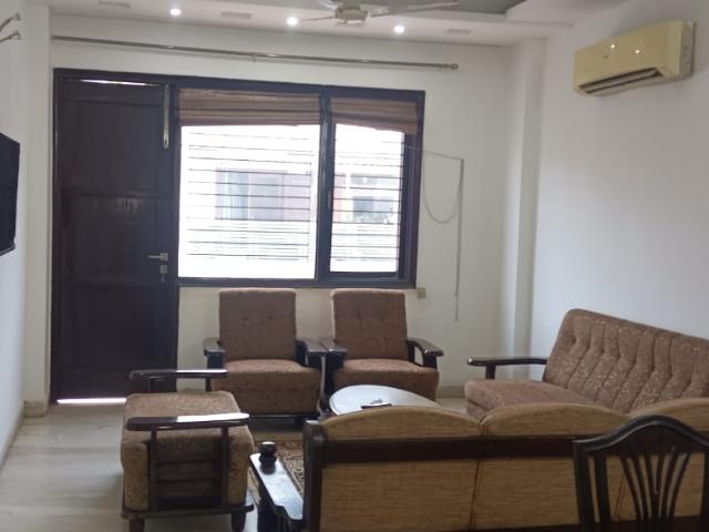 3 Bedroom 1953 Sq.Ft. Builder Floor in Defence Colony Delhi Listing ID: #9312