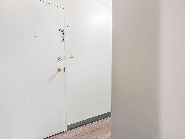 3 Bedroom 1.5 Bathroom Apartment Condo For Sale In Sw Edmonton
